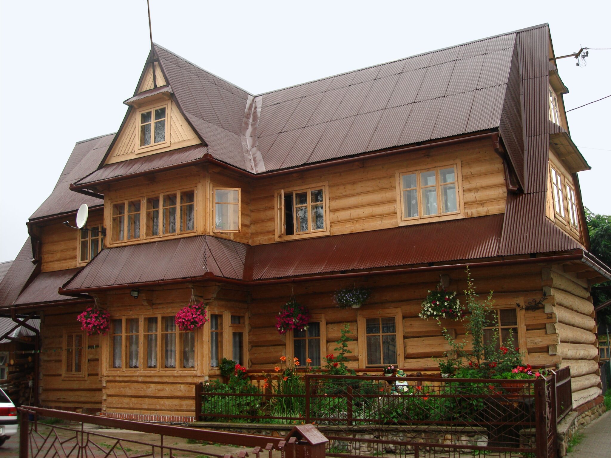 chocho-w-traditional-wooden-village-poland-guide-2026